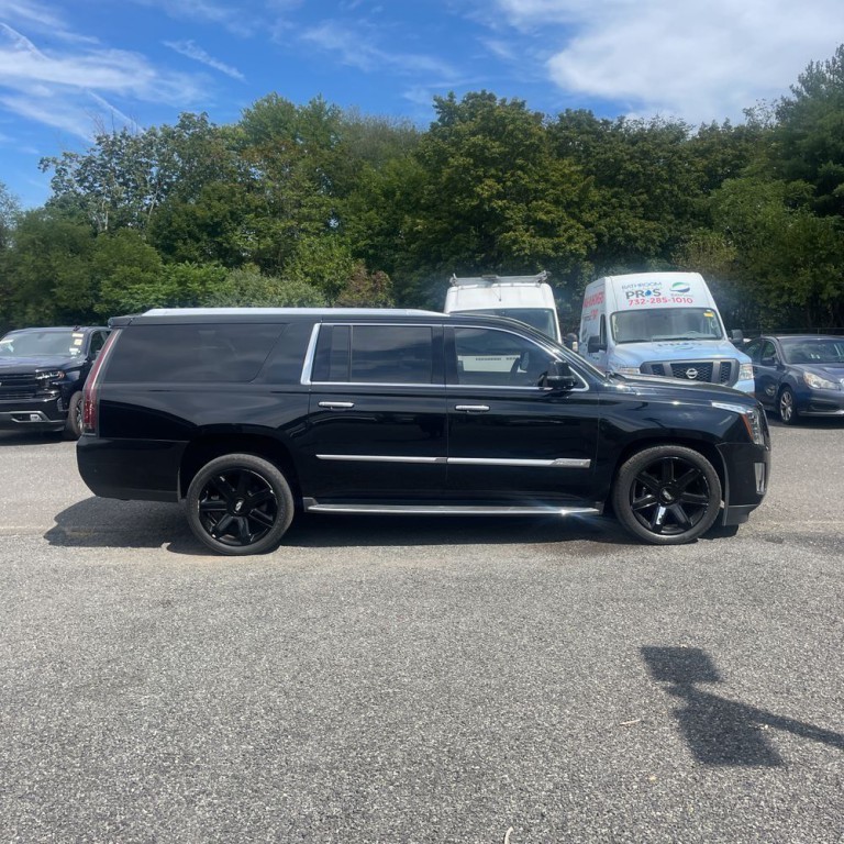 2018 Cadillac Escalade Image 4