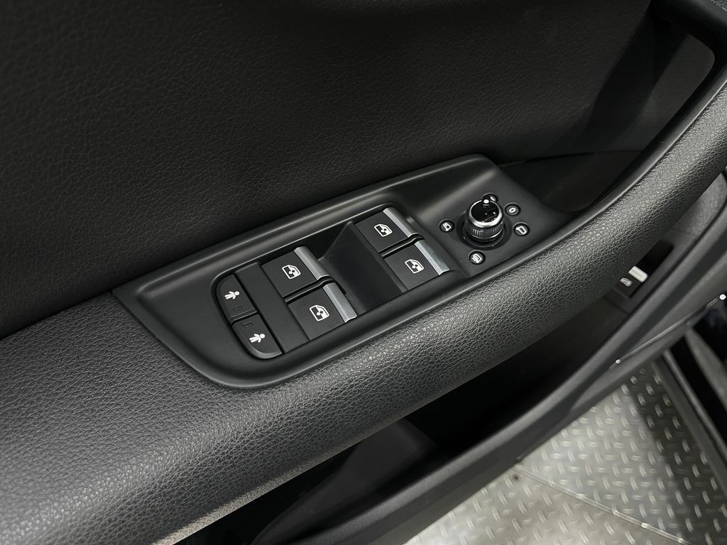 2018 Audi Q7 Image 16