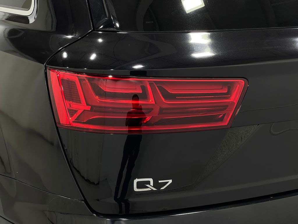 2018 Audi Q7 Image 36