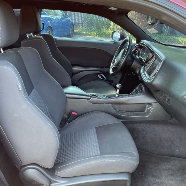 2018 Dodge Challenger Image 9