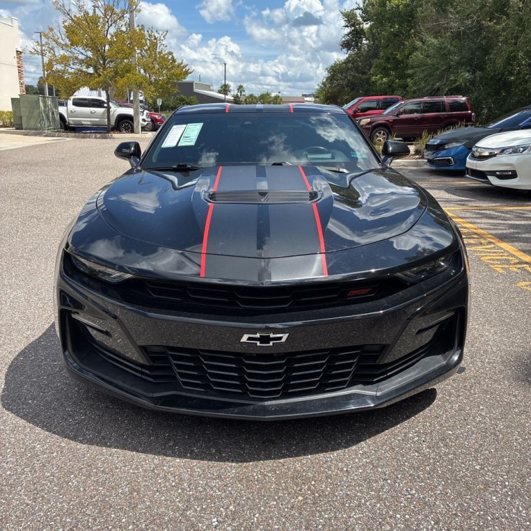 2019 Chevrolet Camaro Image 2