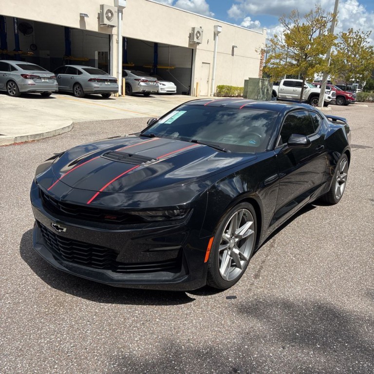 2019 Chevrolet Camaro Image 3