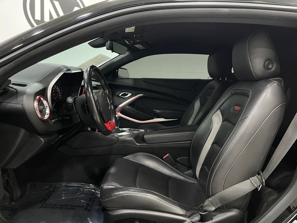 2019 Chevrolet Camaro Image 11