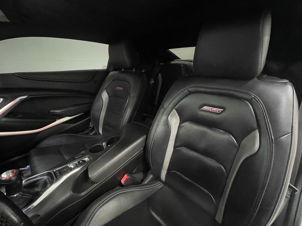 2019 Chevrolet Camaro Image 12