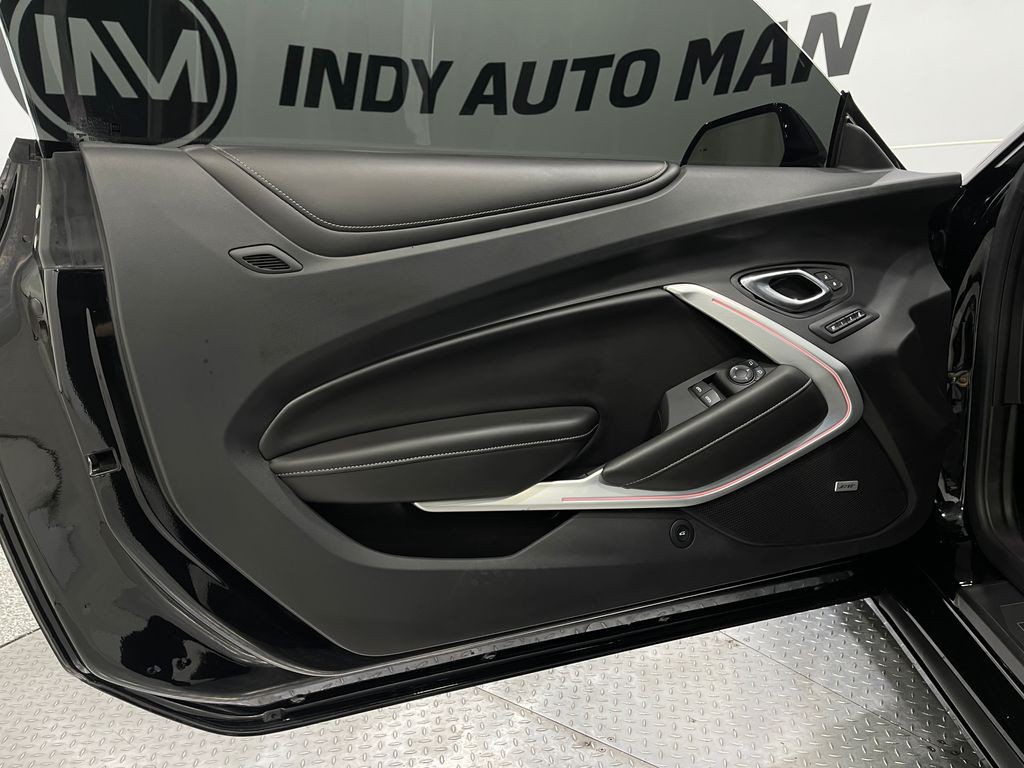 2019 Chevrolet Camaro Image 13