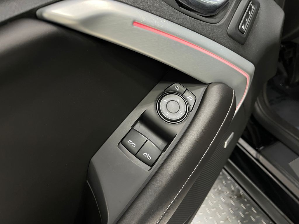 2019 Chevrolet Camaro Image 14