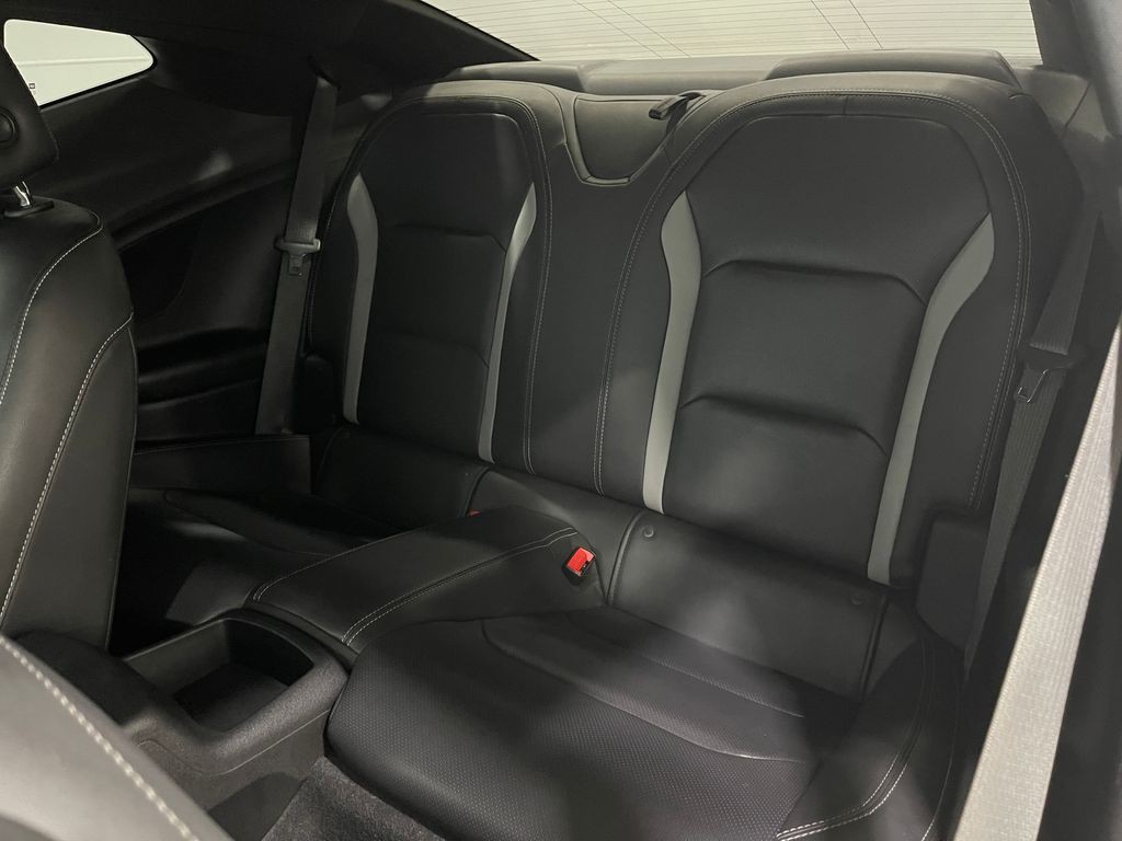 2019 Chevrolet Camaro Image 28