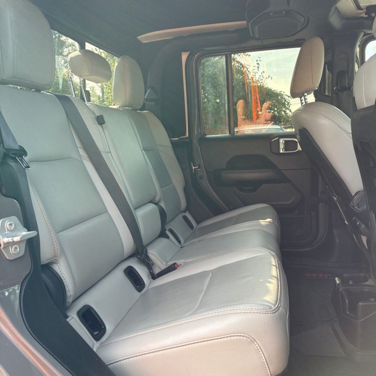 2021 Jeep Gladiator Image 17