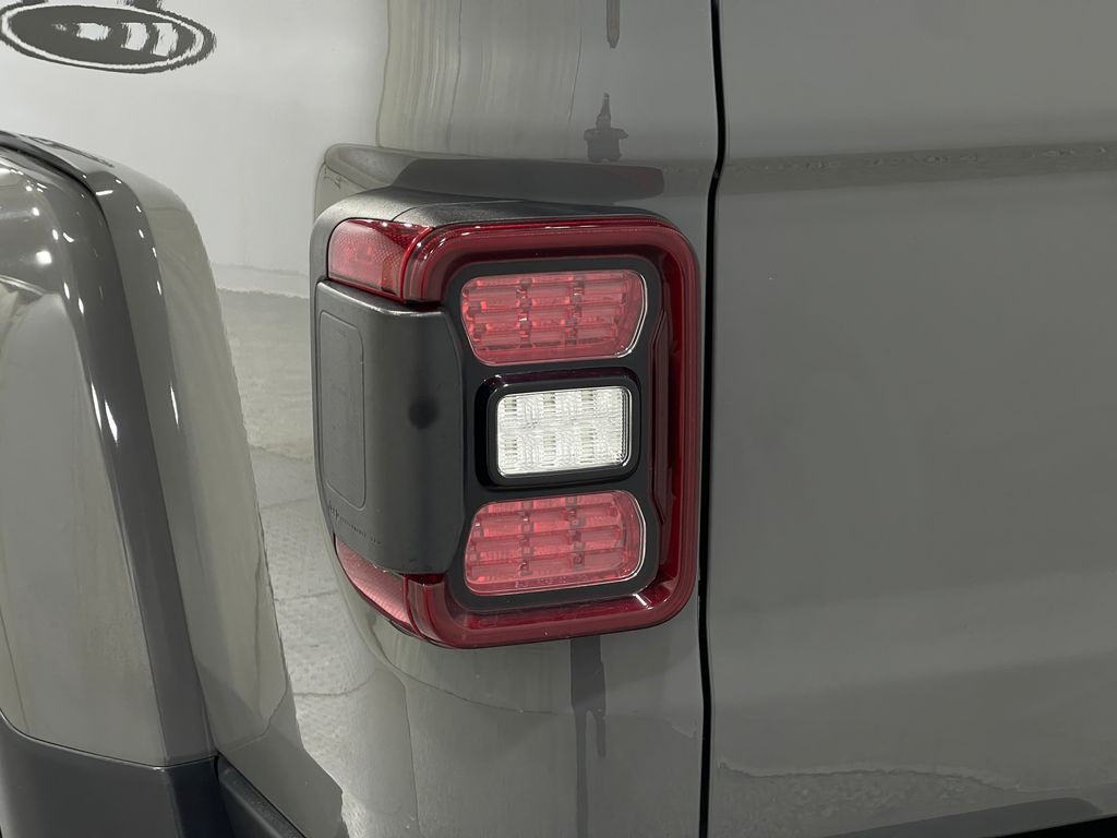 2021 Jeep Gladiator Image 33