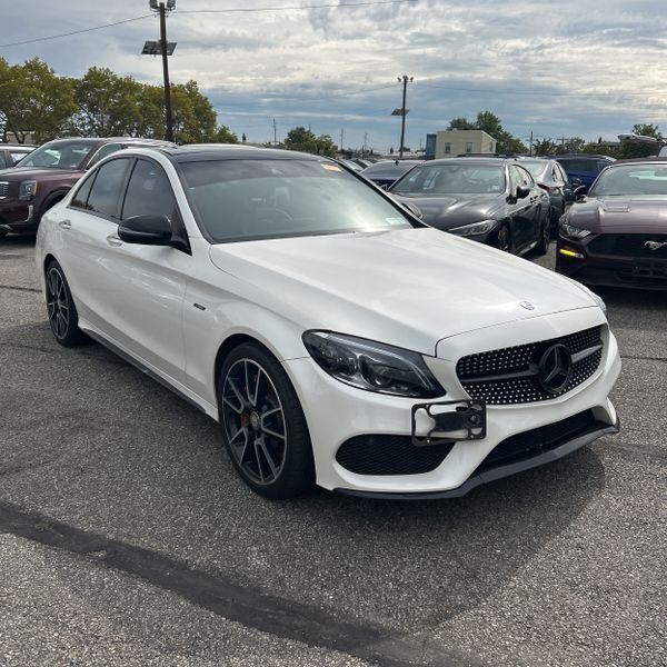 2016 Mercedes-Benz C-Class Image 1