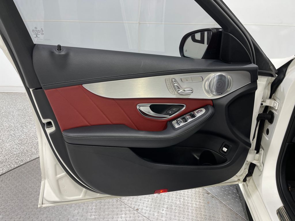 2016 Mercedes-Benz C-Class Image 15