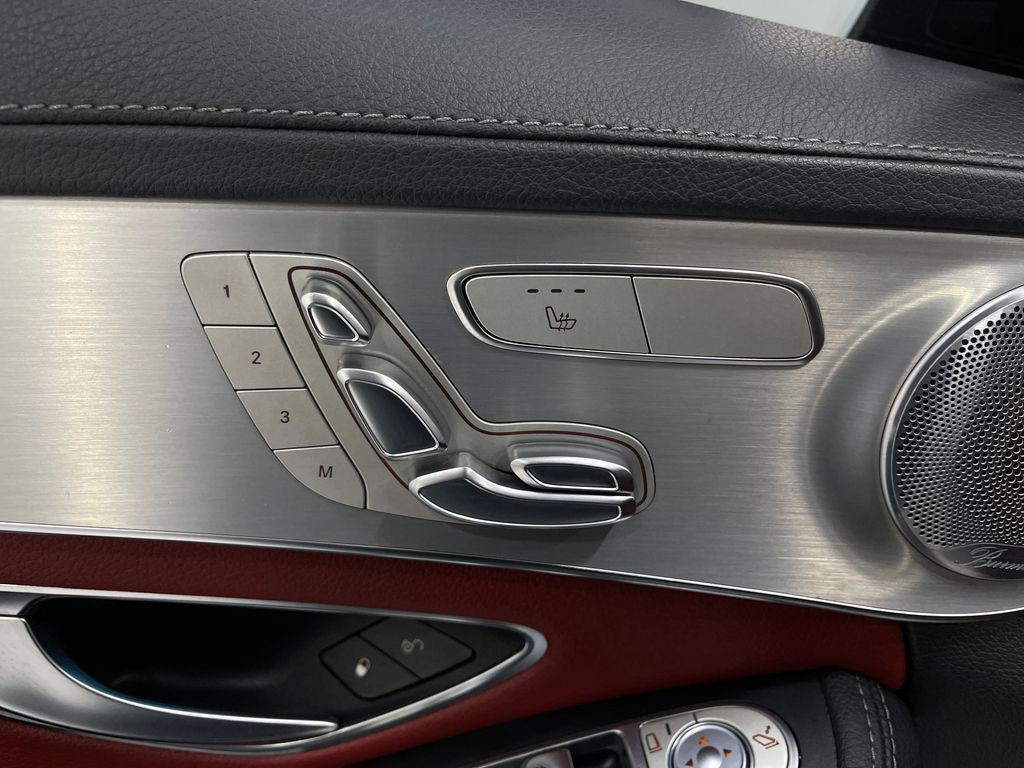 2016 Mercedes-Benz C-Class Image 17