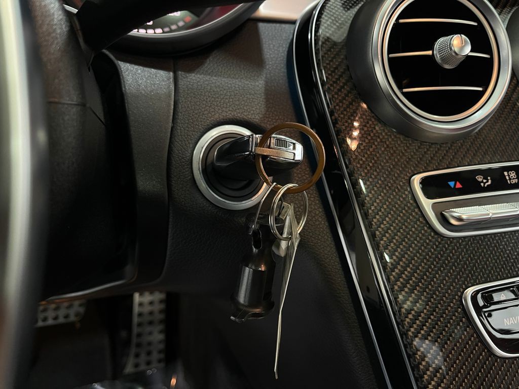 2016 Mercedes-Benz C-Class Image 21