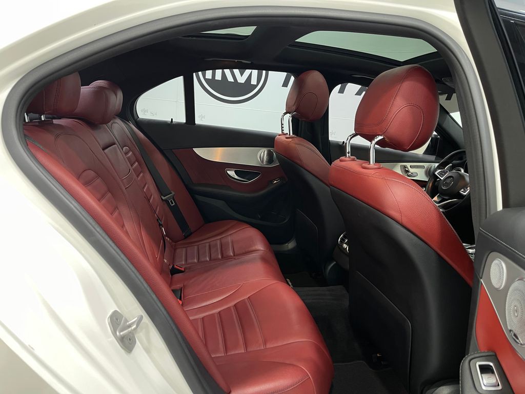 2016 Mercedes-Benz C-Class Image 32