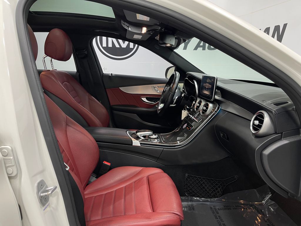 2016 Mercedes-Benz C-Class Image 33