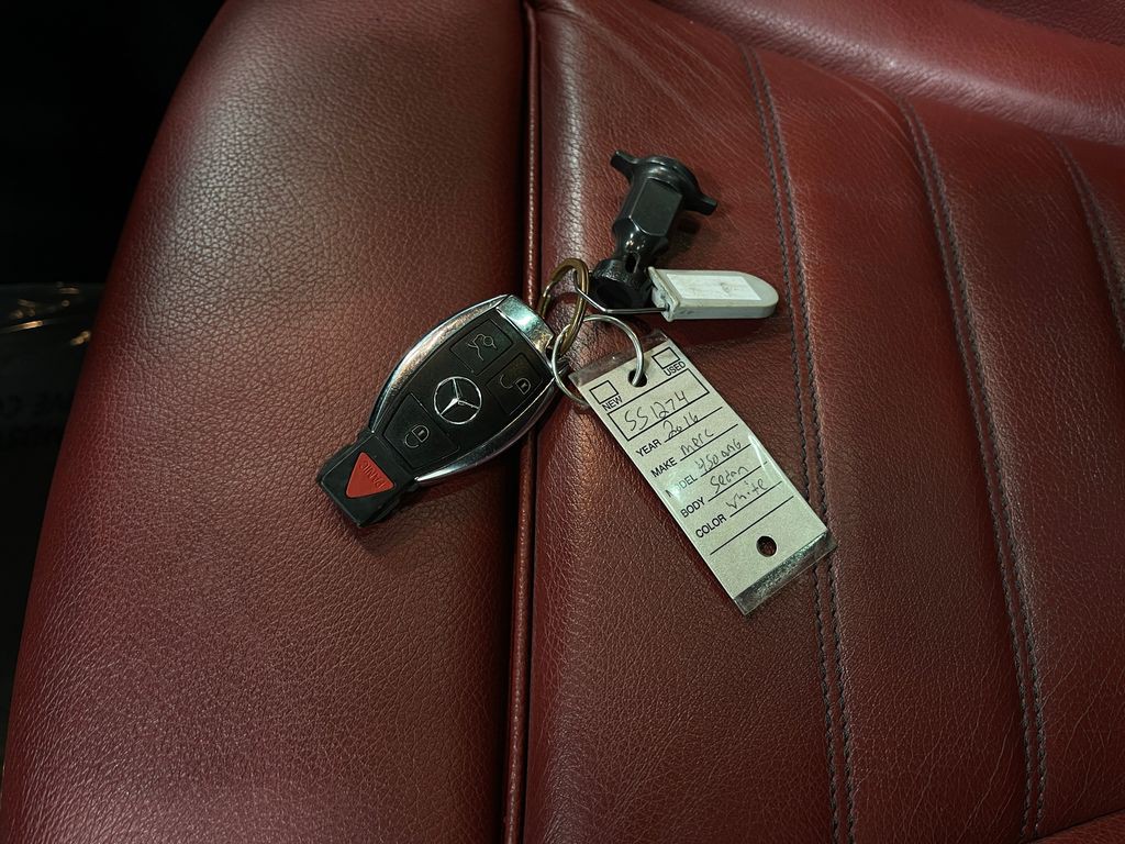 2016 Mercedes-Benz C-Class Image 38