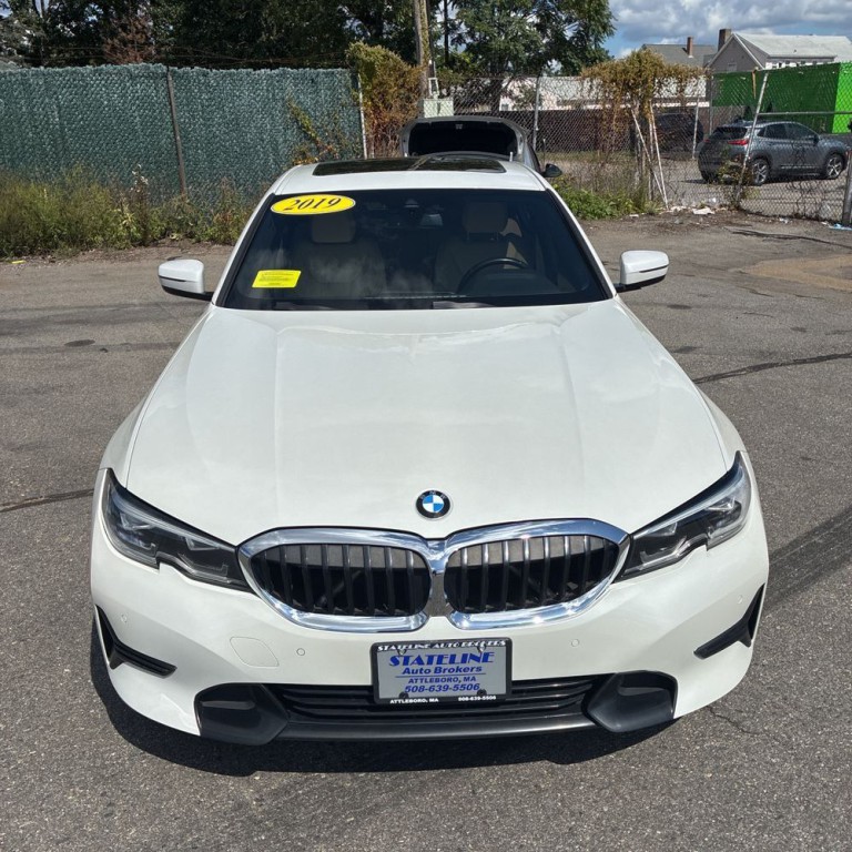 2019 BMW 3 Series Image 2
