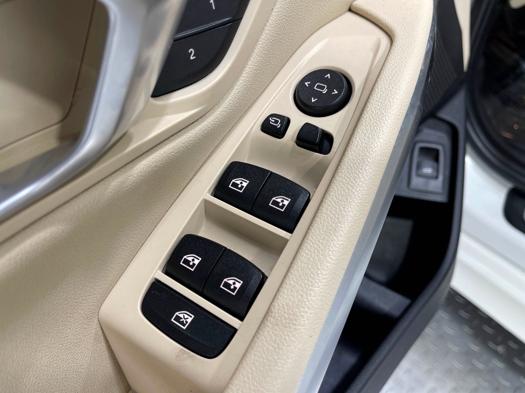 2019 BMW 3 Series Image 16