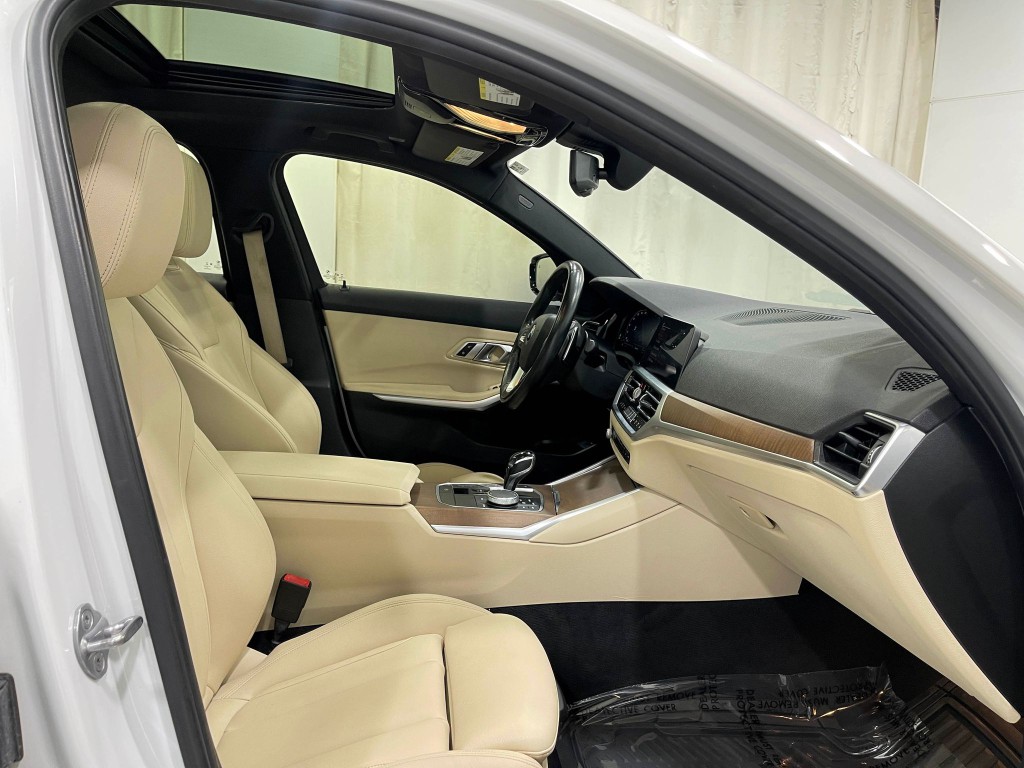 2019 BMW 3 Series Image 32