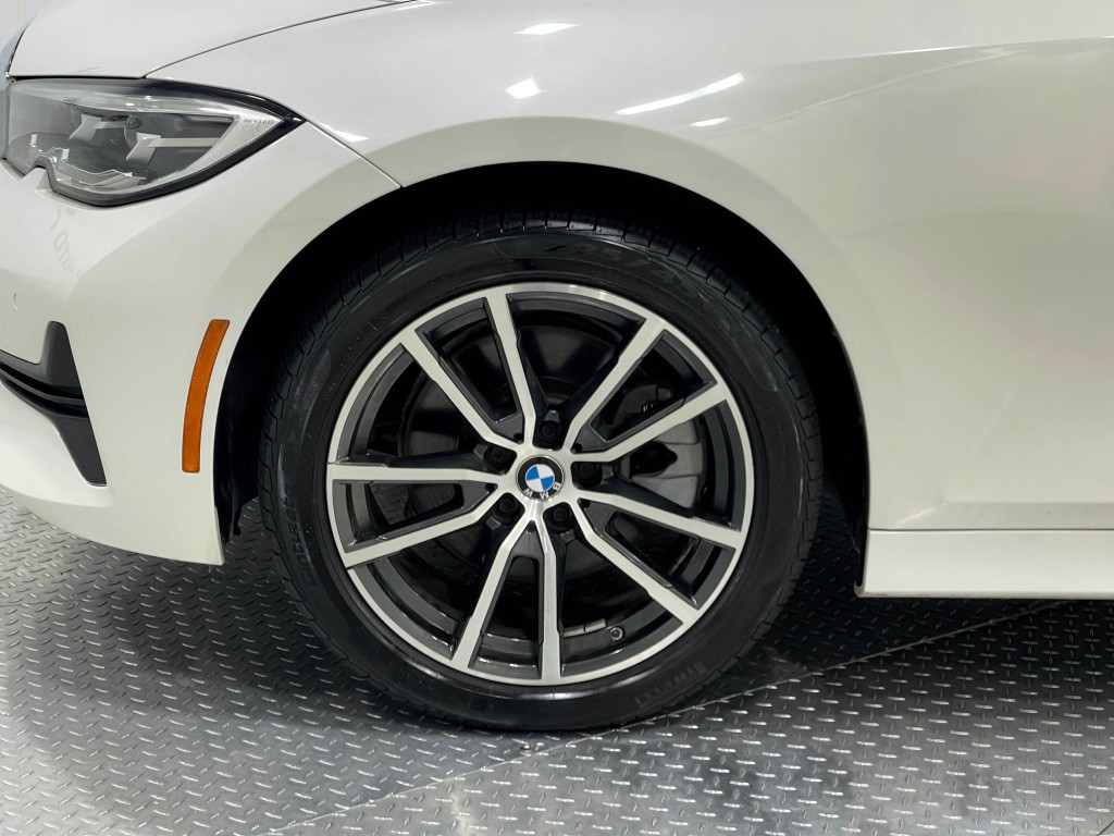 2019 BMW 3 Series Image 35