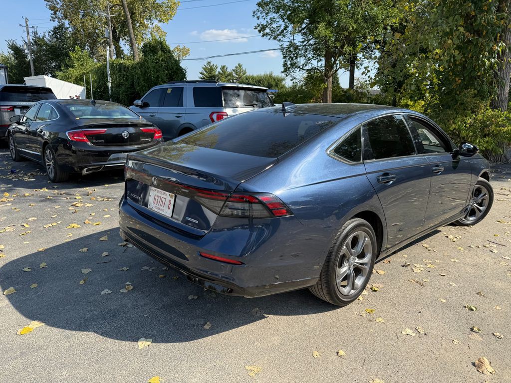 2023 Honda Accord Image 3