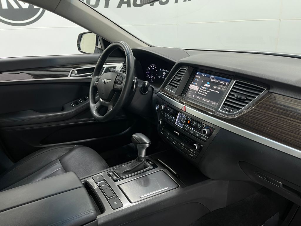 2019 Genesis G80 Image 19