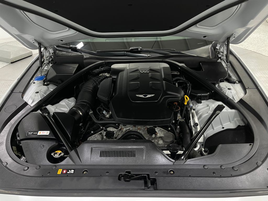 2019 Genesis G80 Image 26