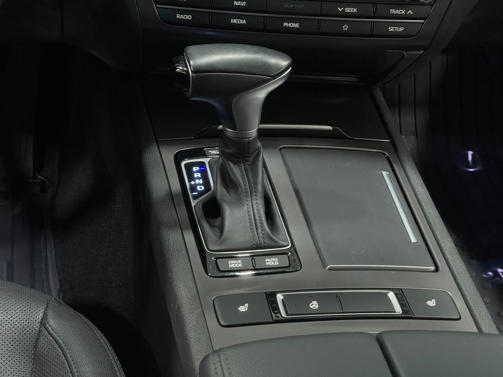 2019 Genesis G80 Image 28