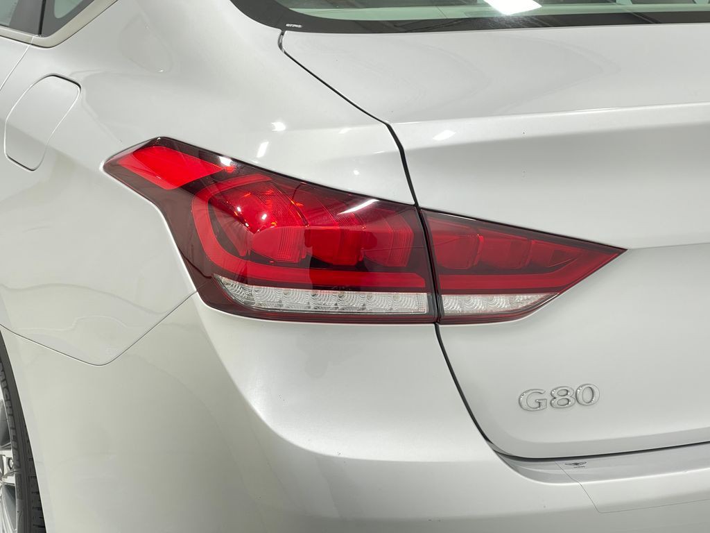 2019 Genesis G80 Image 33