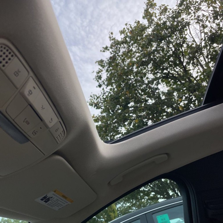 2019 Mercedes-Benz C-Class Image 14
