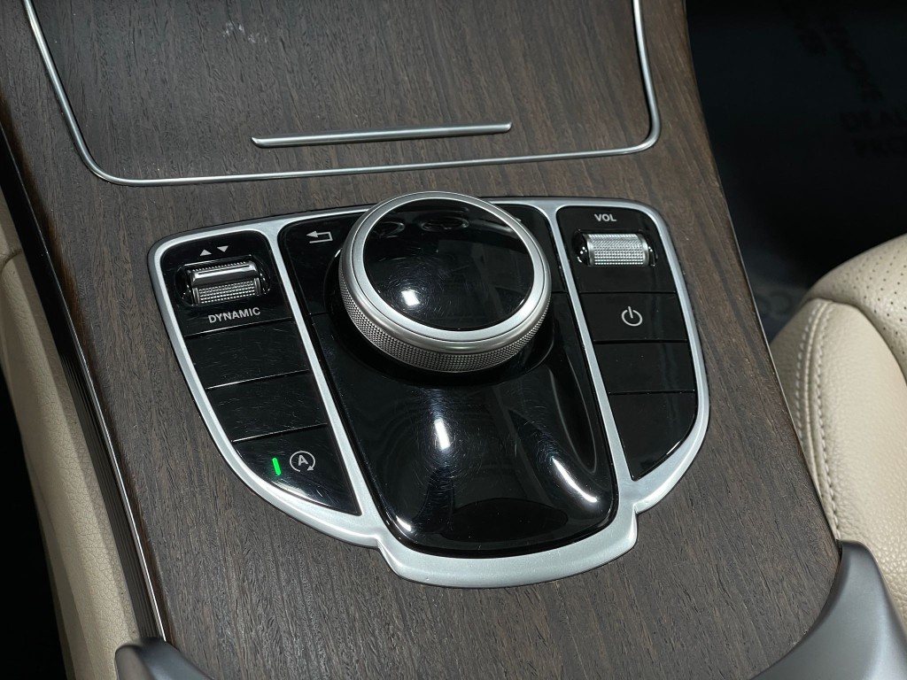 2019 Mercedes-Benz C-Class Image 26
