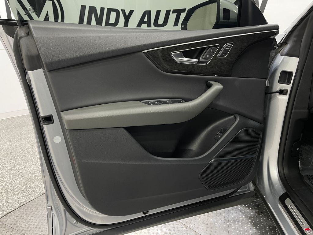 2019 Audi Q8 Image 15