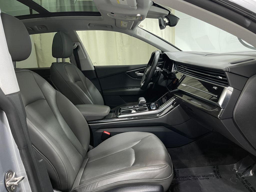 2019 Audi Q8 Image 32