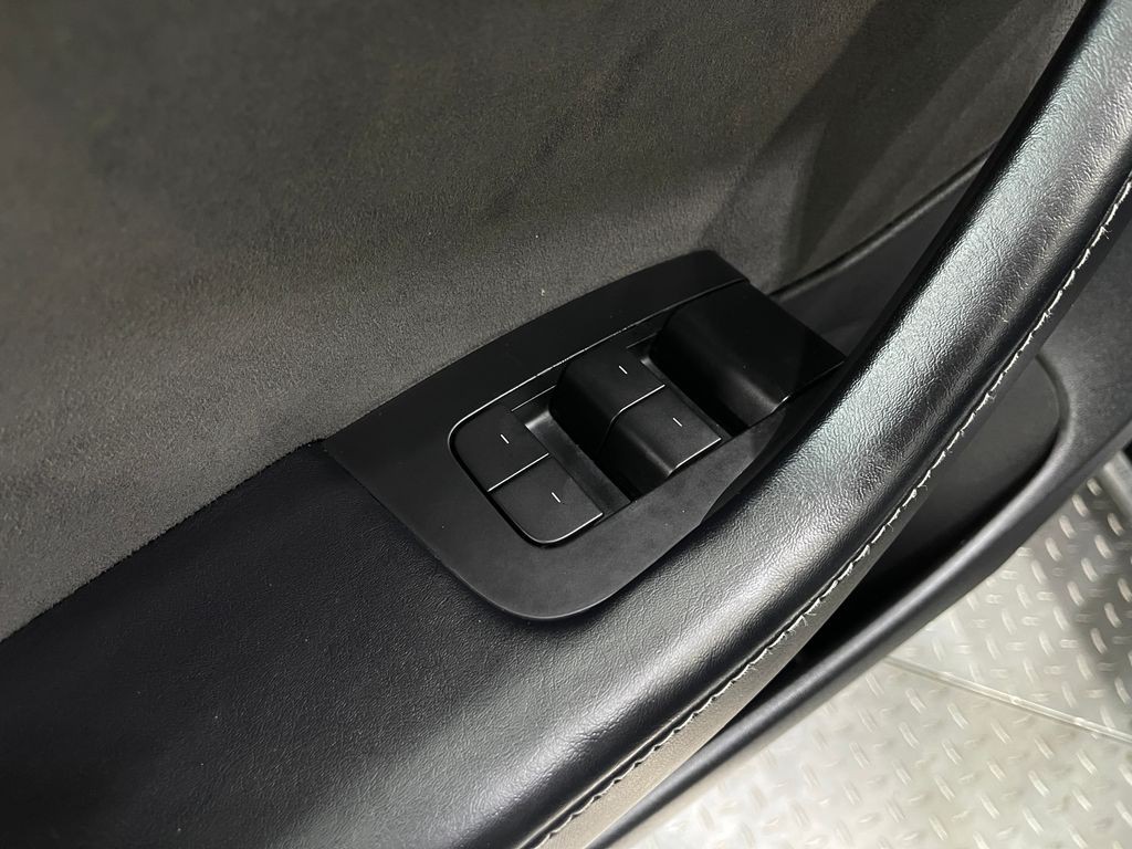 2019 Tesla Model 3 Image 17