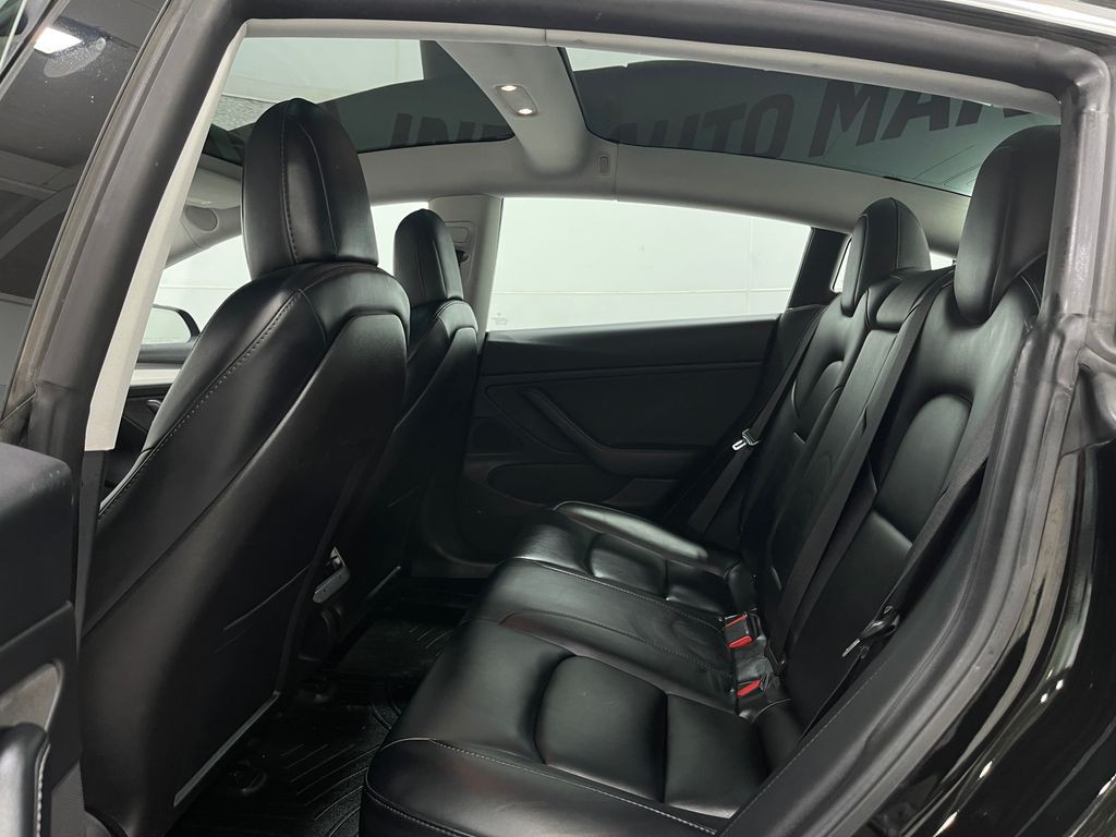 2019 Tesla Model 3 Image 28