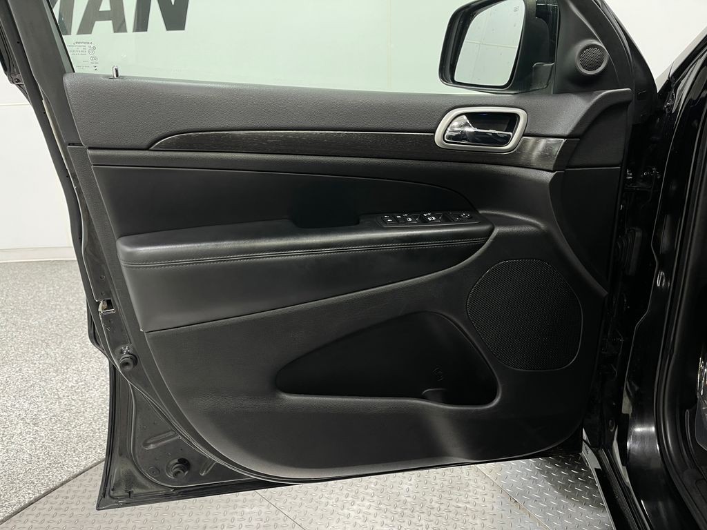 2018 Jeep Grand Cherokee Image 16