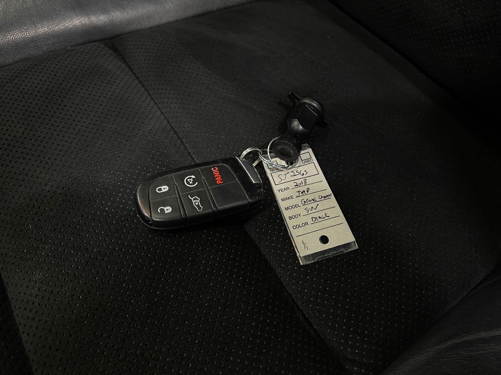 2018 Jeep Grand Cherokee Image 38
