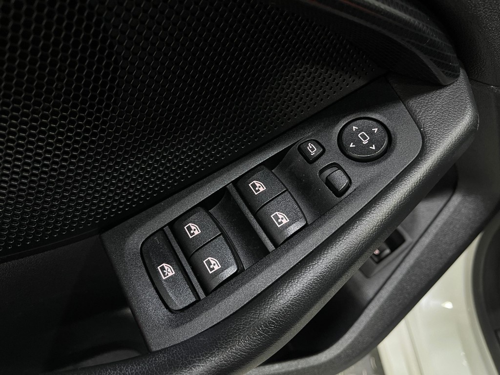 2021 BMW 2 Series Image 17