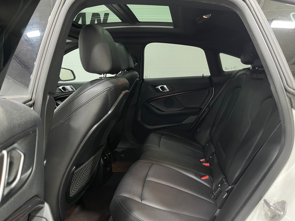 2021 BMW 2 Series Image 31