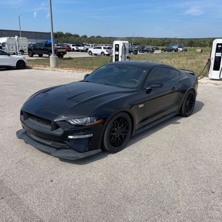 2019 Ford Mustang Image 3