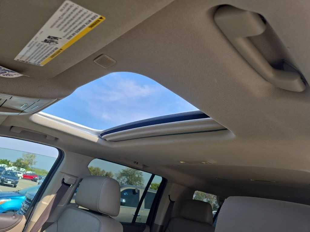 2019 Chevrolet Suburban Image 10
