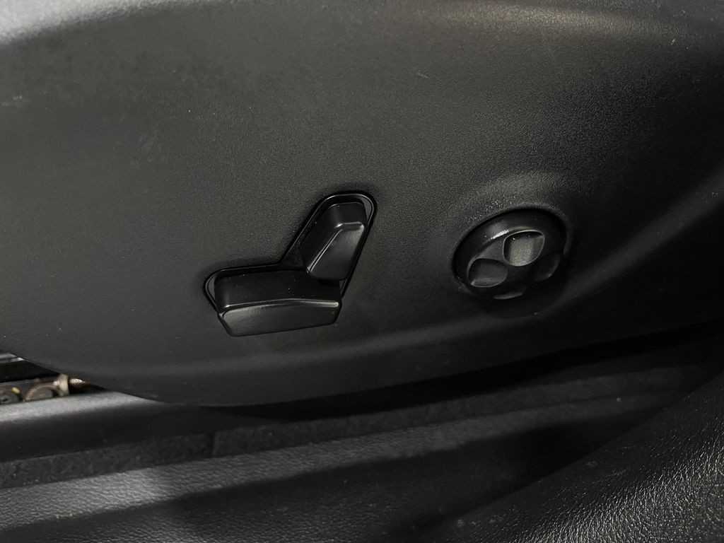 2019 Jeep Cherokee Image 17