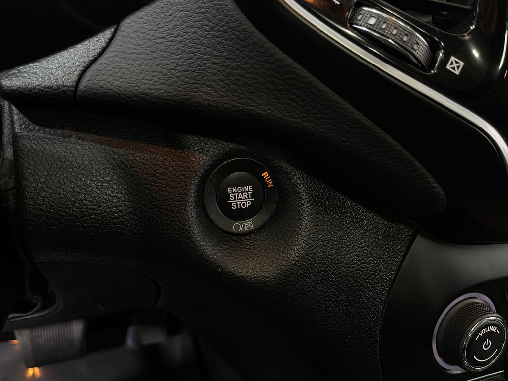 2019 Jeep Cherokee Image 21