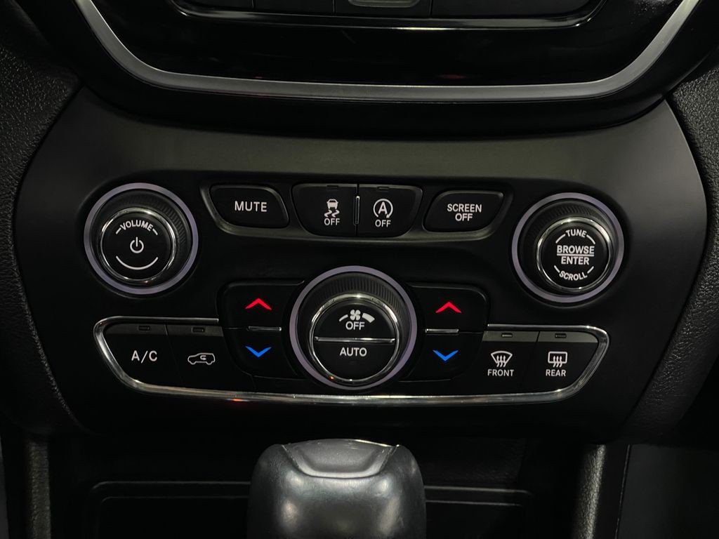 2019 Jeep Cherokee Image 25