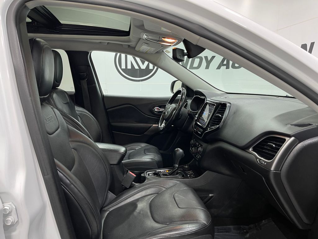 2019 Jeep Cherokee Image 32