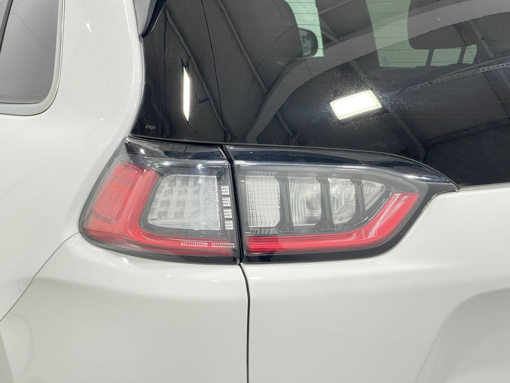 2019 Jeep Cherokee Image 34