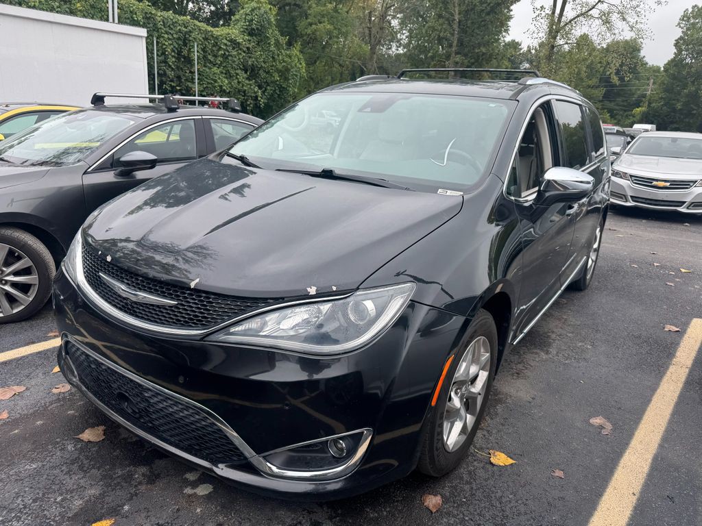2017 Chrysler Pacifica Image 2