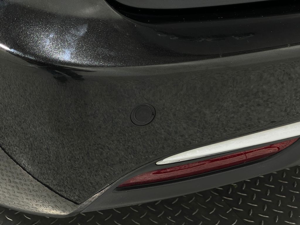 2017 Chrysler Pacifica Image 12