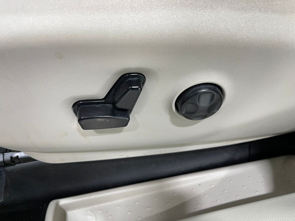 2017 Chrysler Pacifica Image 17