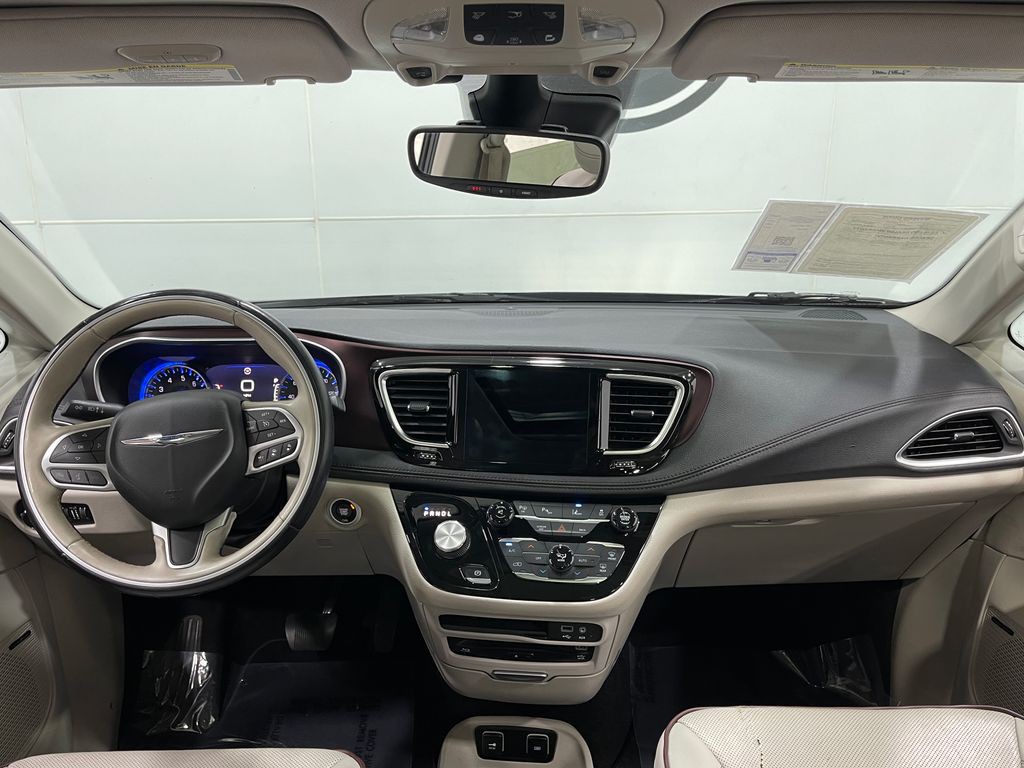 2017 Chrysler Pacifica Image 19